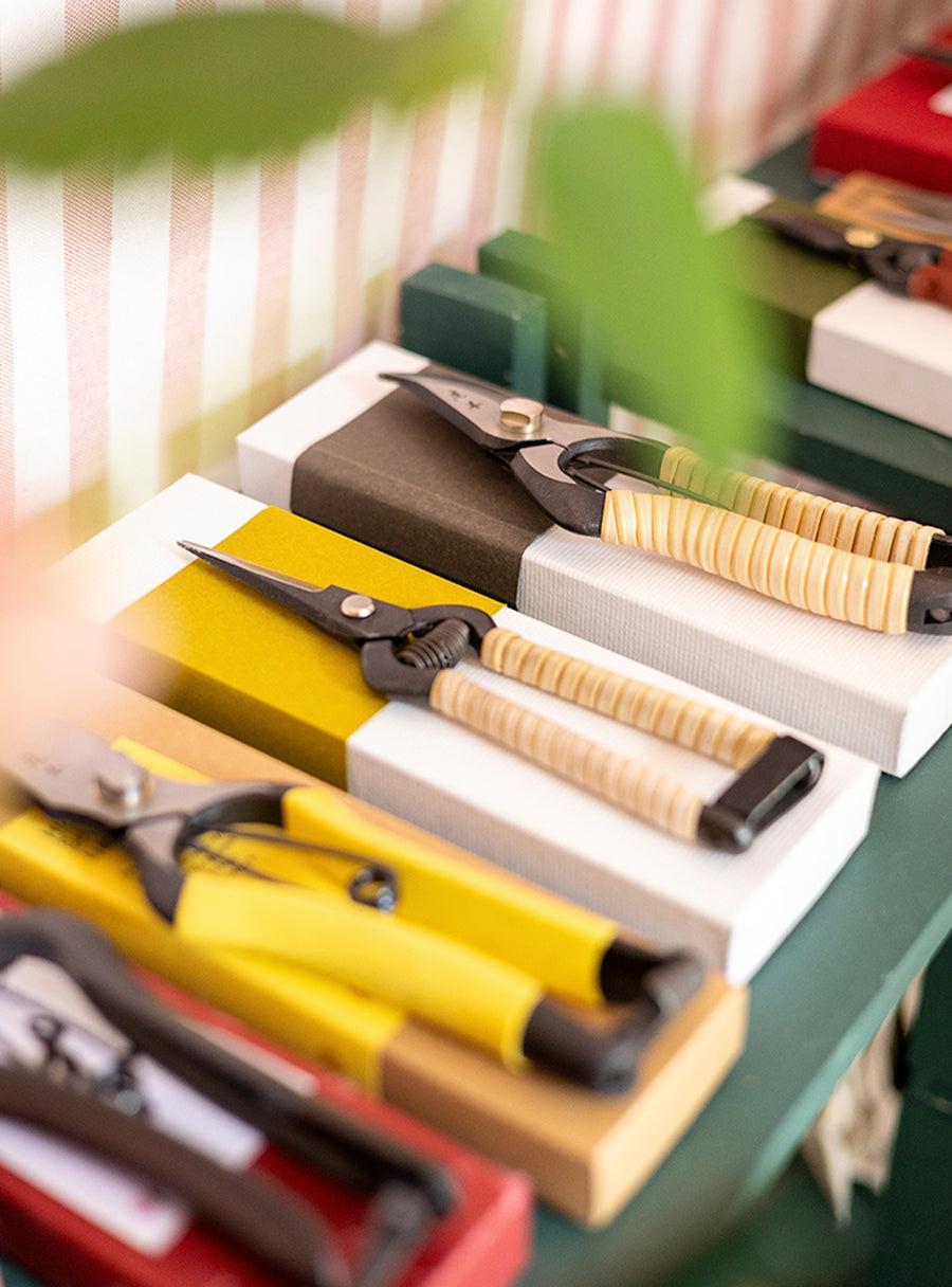 Sécateur fin japonais forgé - poignées en rotin