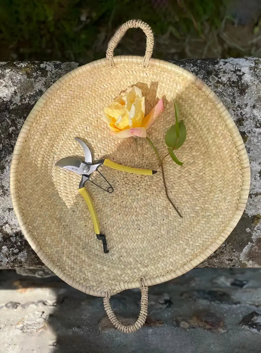 Corbeille en palme tressée