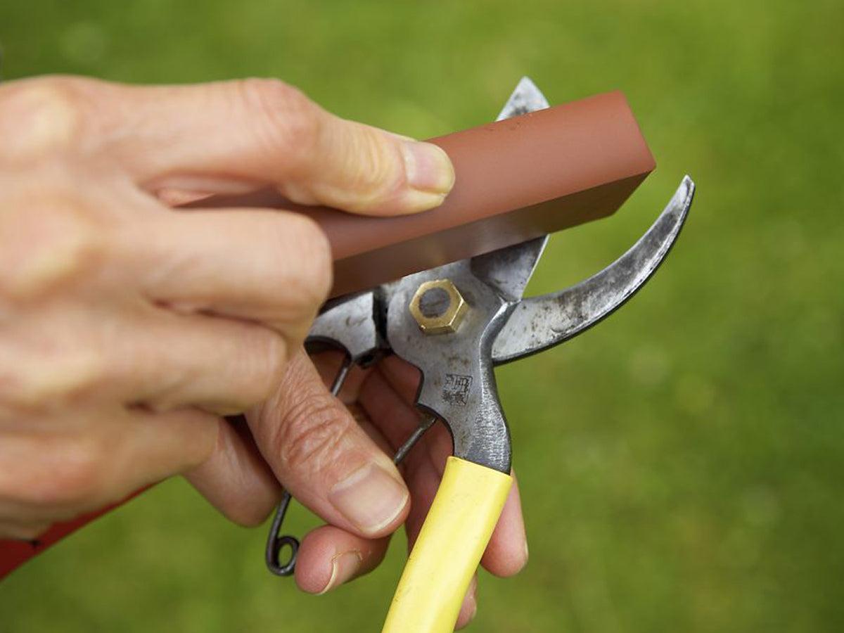 Nos conseils pour prendre soin de vos sécateurs japonais