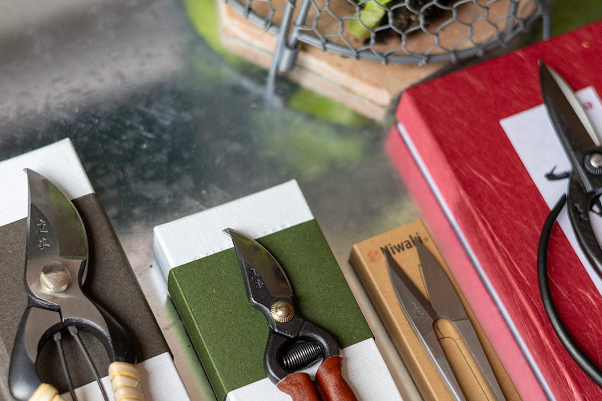 Découvrez les Outils Japonais de Jardinage